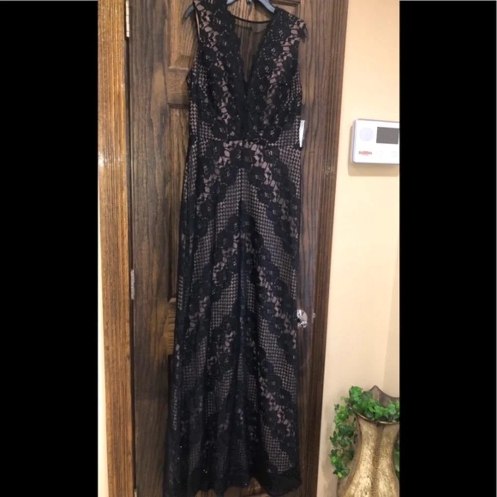 Women’s Formal Evening Dress Size 10 NEW Black Nude Prom Gown NIGHTWAY NEW - Picture 4 of 8